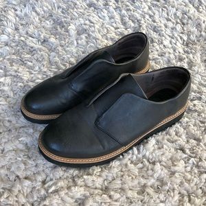 Sofft black slip on loafers